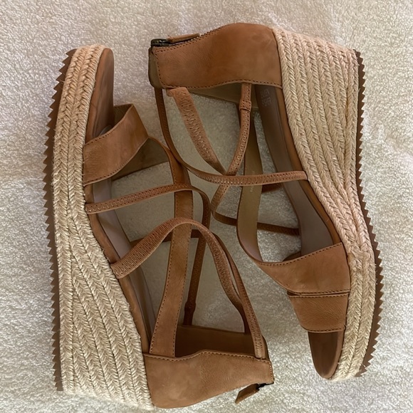 Eileen Fisher Wanda Tan wedge shoe. Worn once. - Picture 2 of 4